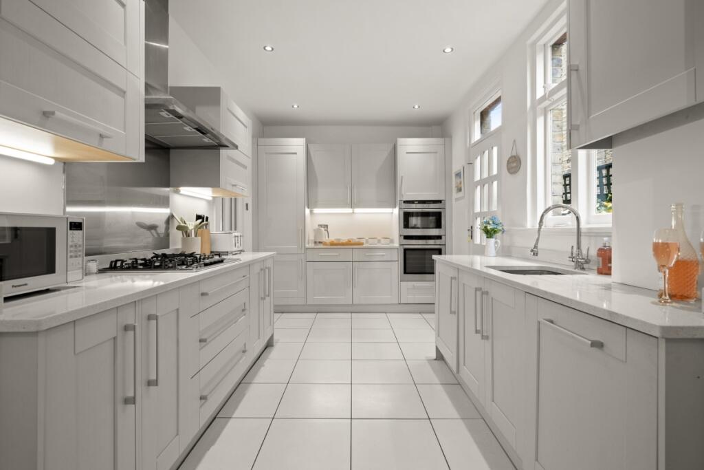 House in Kingston upon Thames - View 5