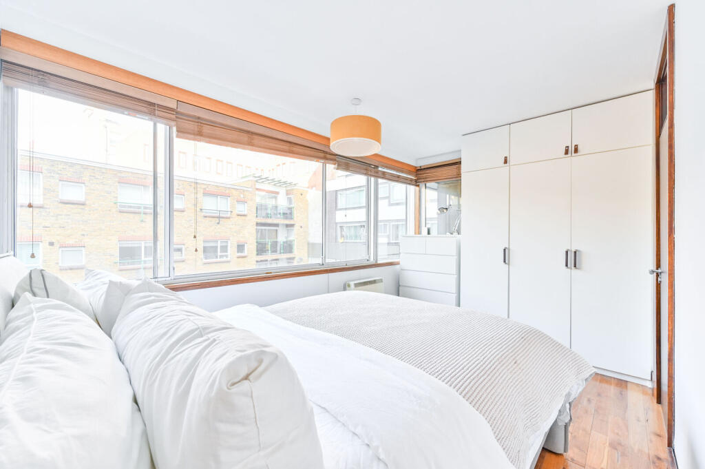 Apartment in London - More