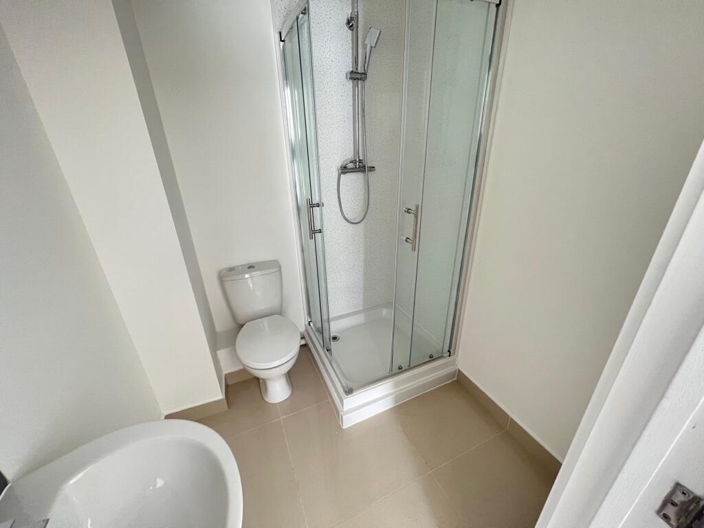 Apartment in Southampton - View 5