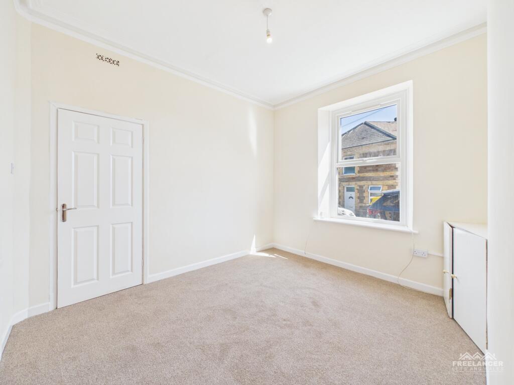 House in Newport - View 5
