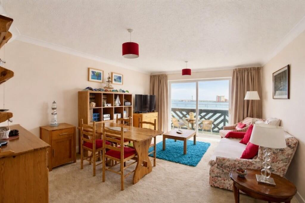 Shamrock Way, Hythe, Southampton photo 4