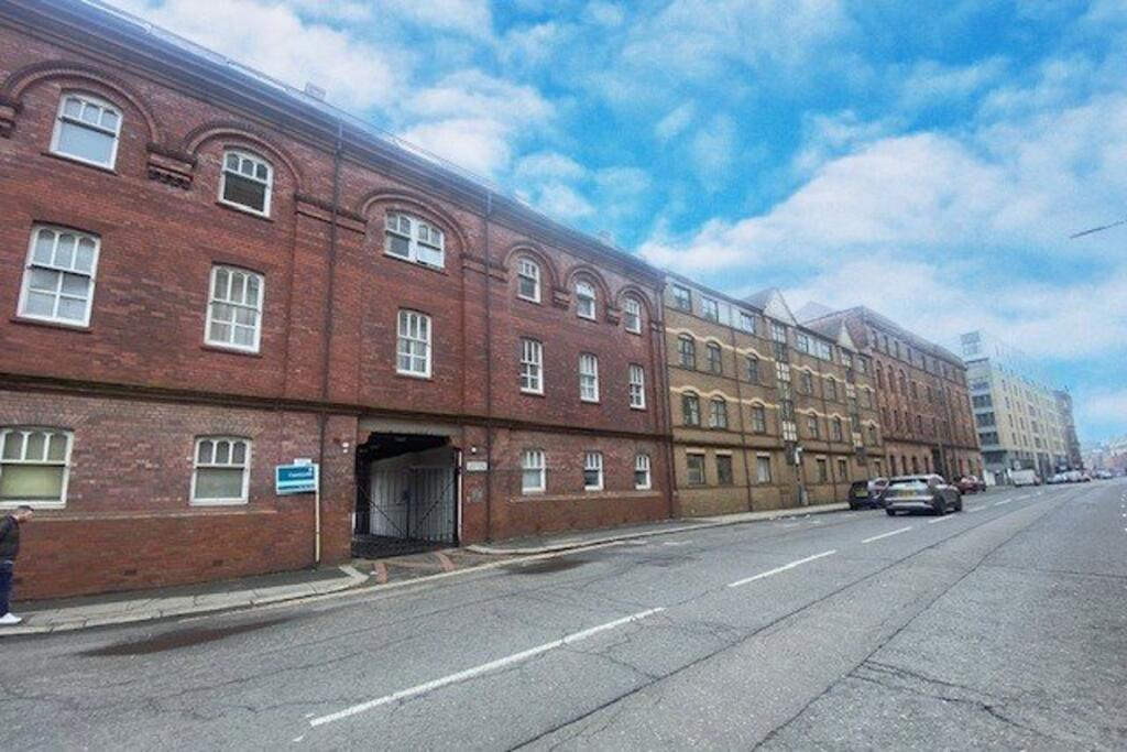 Main image of property: 1 bed at The Stables, 166 Bell St, G4