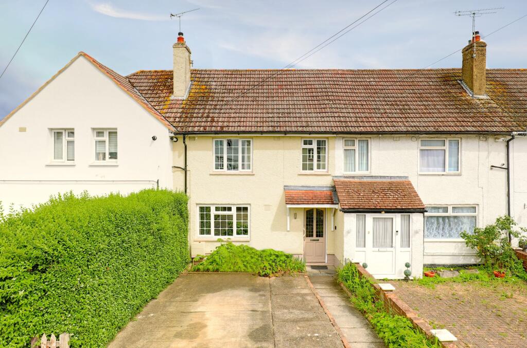 3-bed terraced on Eastern Avenue, Waltham Cross, EN8, £425,000
