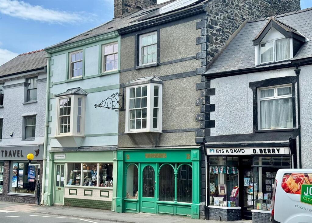 2-bed house on Denbigh Street, Llanrwst, £195,000