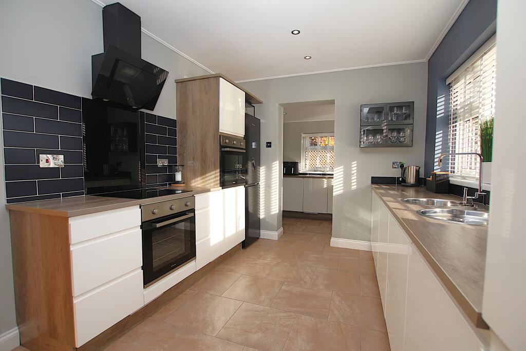 House in West Lindsey, Sudbrooke CP - View 2