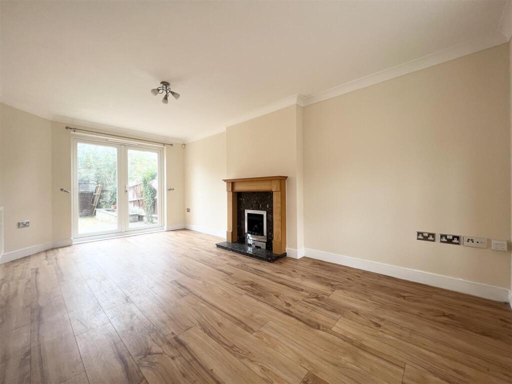 House in Dartford - More