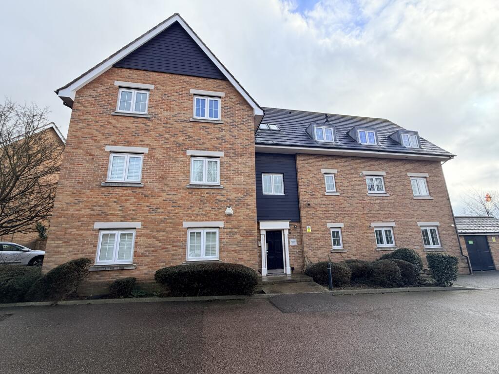 Main image of property: Weymounth Drive, Chafford Hundred, Essex, RM16 6BX