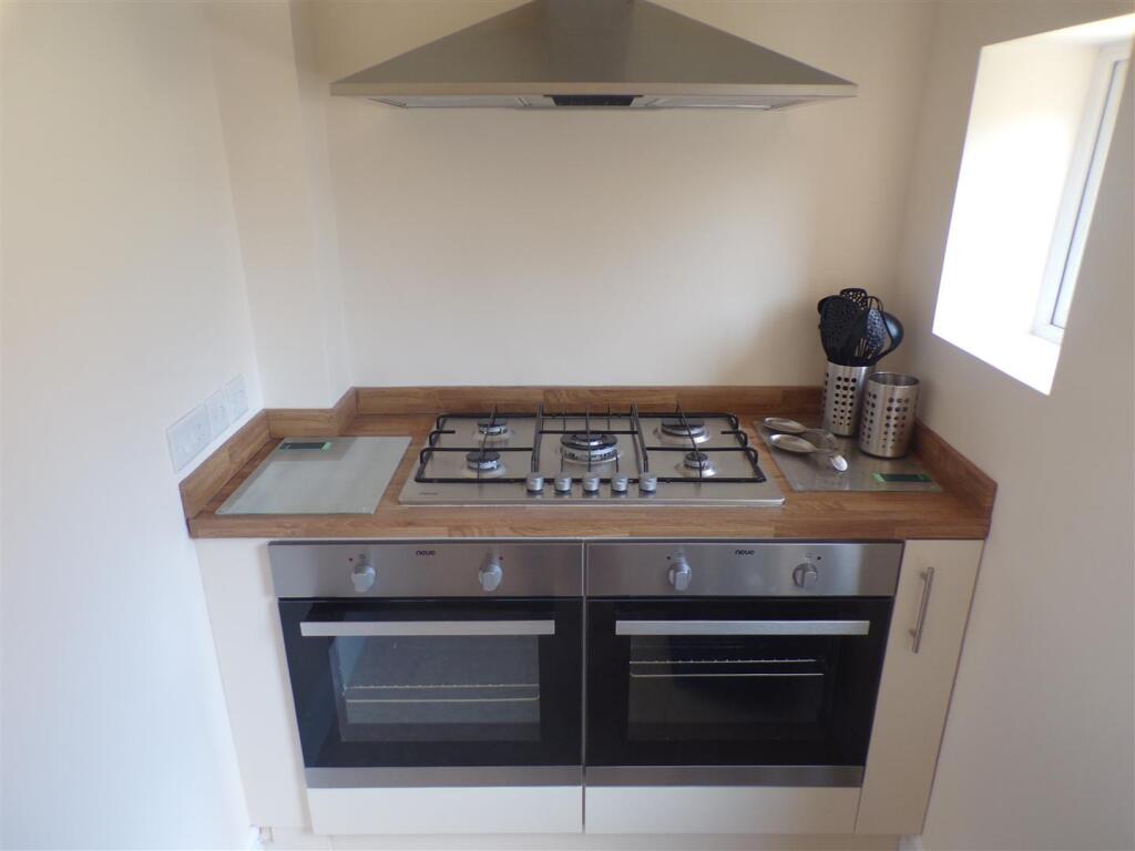 House in Swindon - View 5