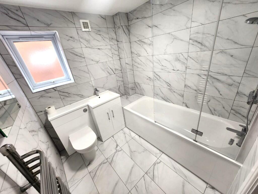 Apartment in St Albans - View 4