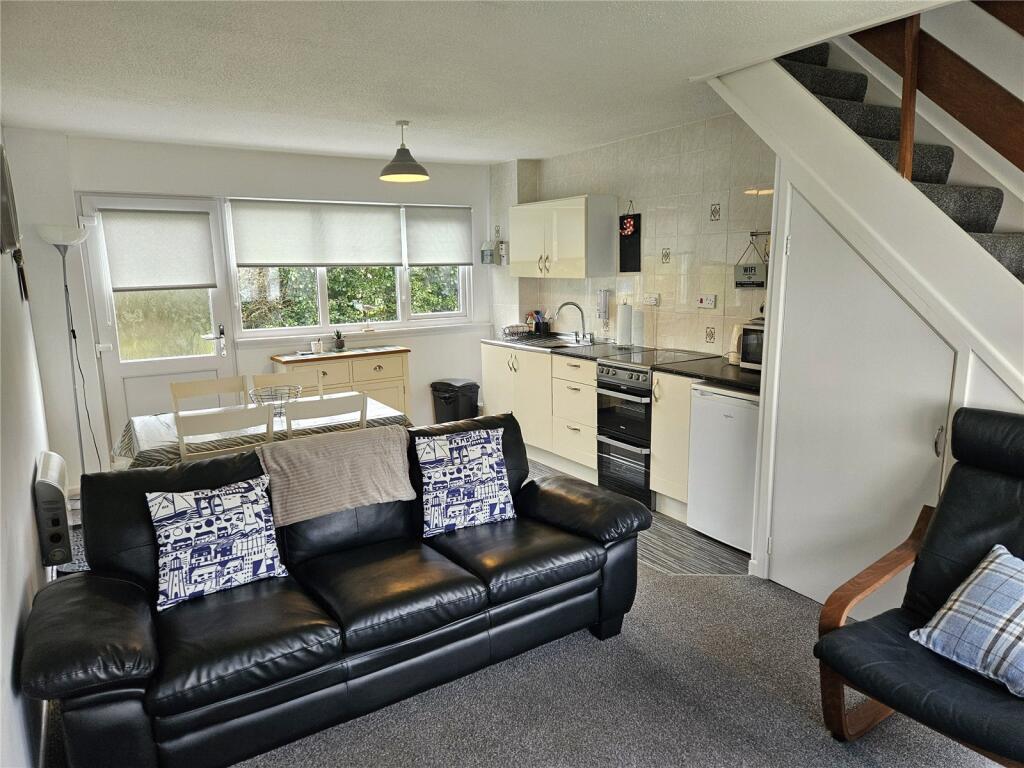 House in Swansea, Lamphey - View 2