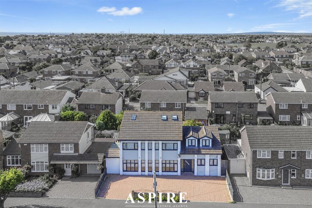 House in Southend-on-Sea - View 5