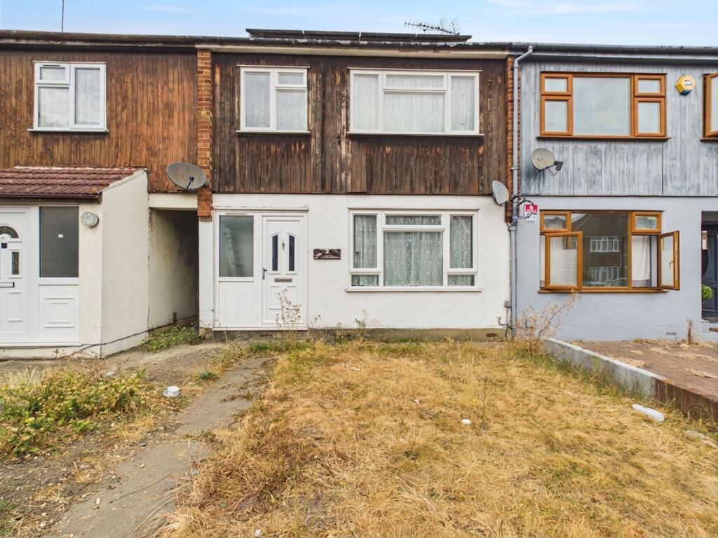 Main image of property: Rushdon Close, Grays, RM17