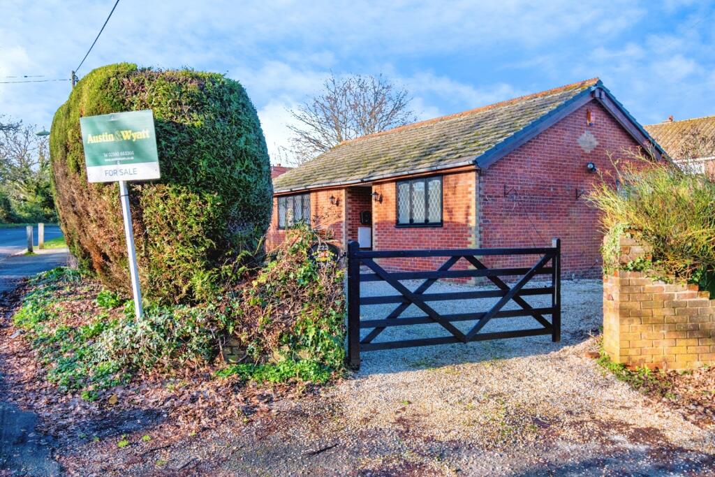 Main image of property: Calmore Road, Calmore, Southampton, Hampshire, SO40