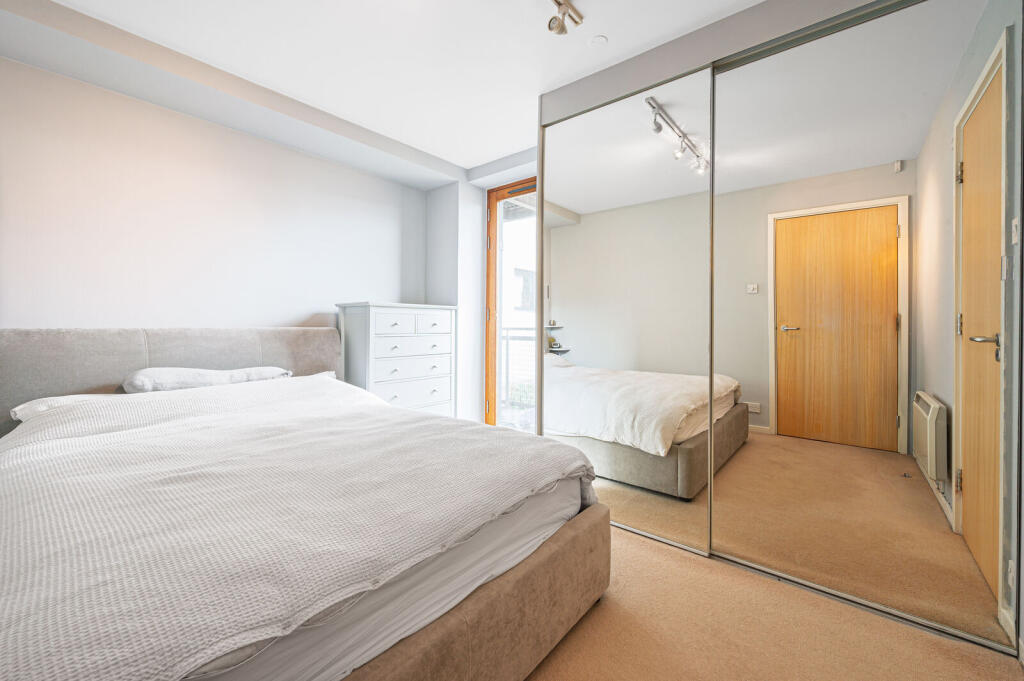 Apartment in London - View 5