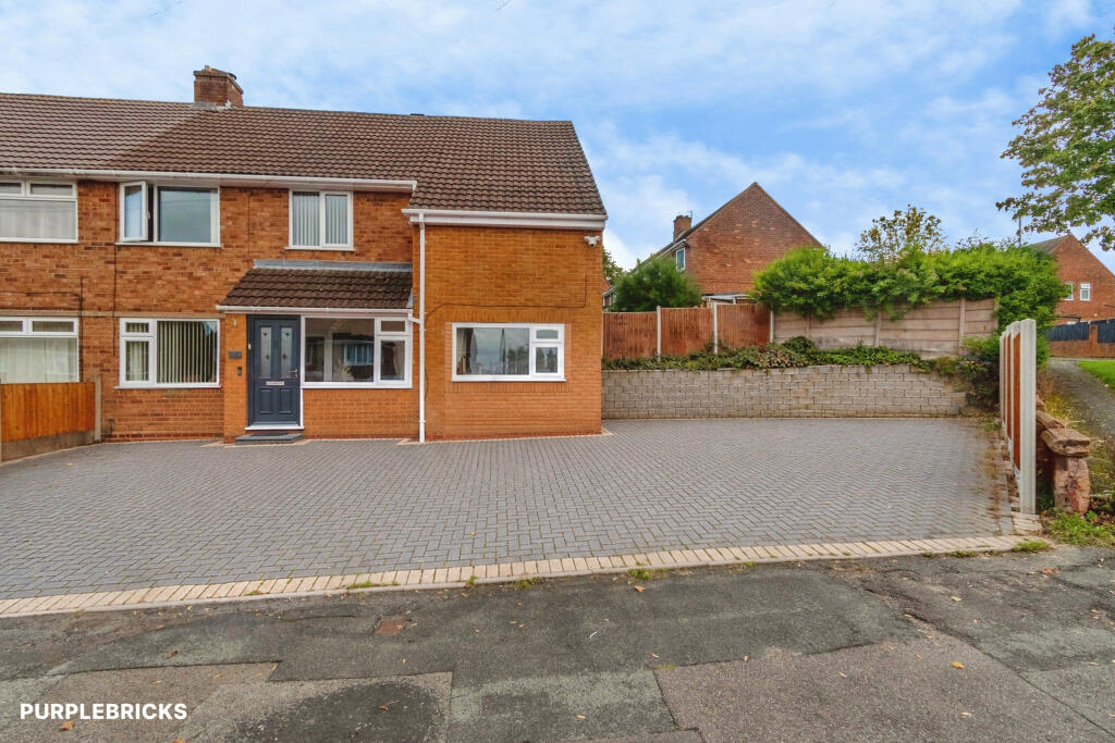 House in Wolverhampton, Woodcross - View 4
