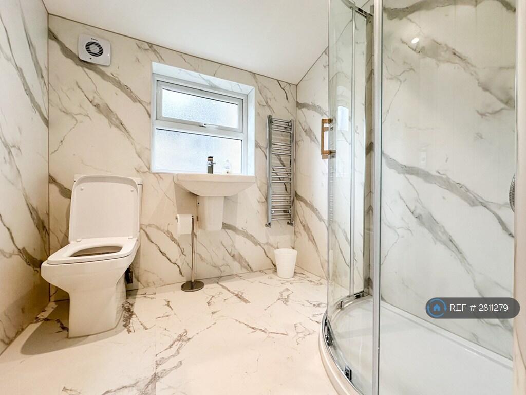 House in London - View 5