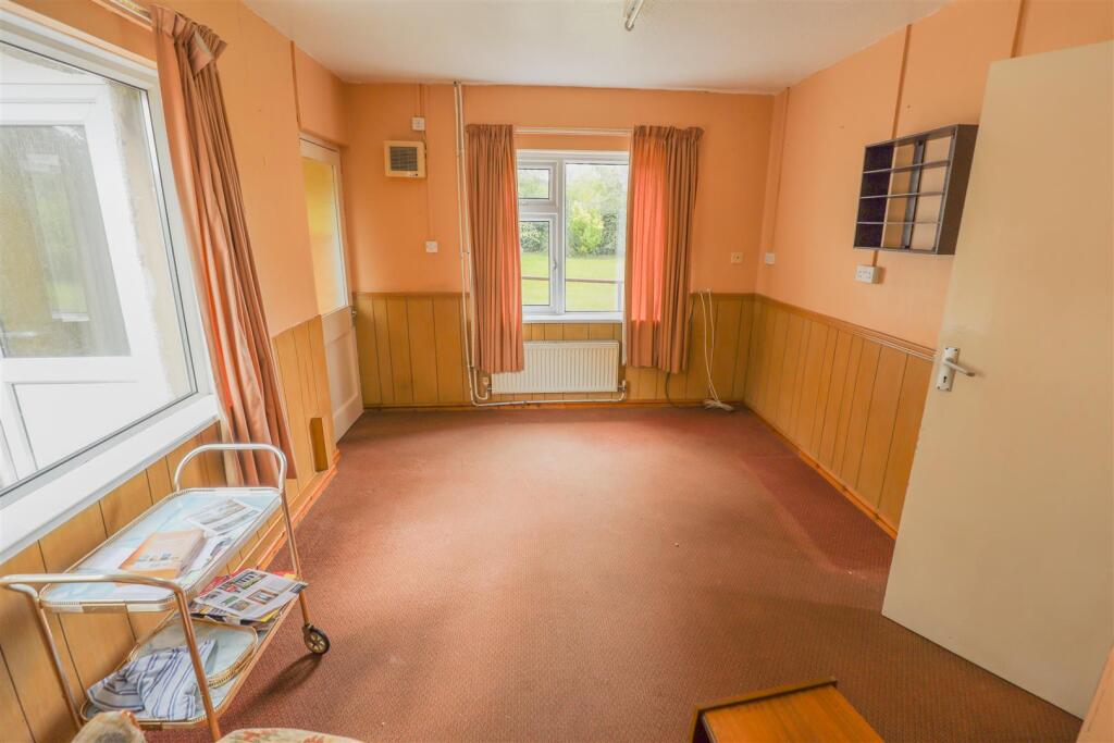 House in Cardiff, Wick - View 4