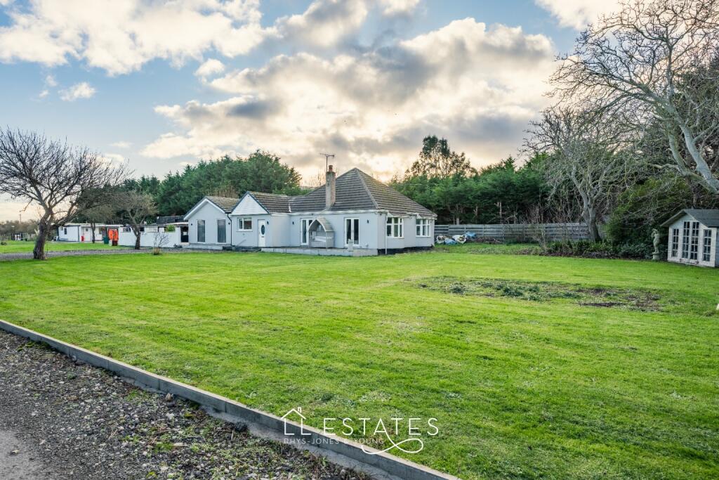 4-bed detached on Ogwen Avenue, Kinmel Bay, LL18 5ER, £550,000