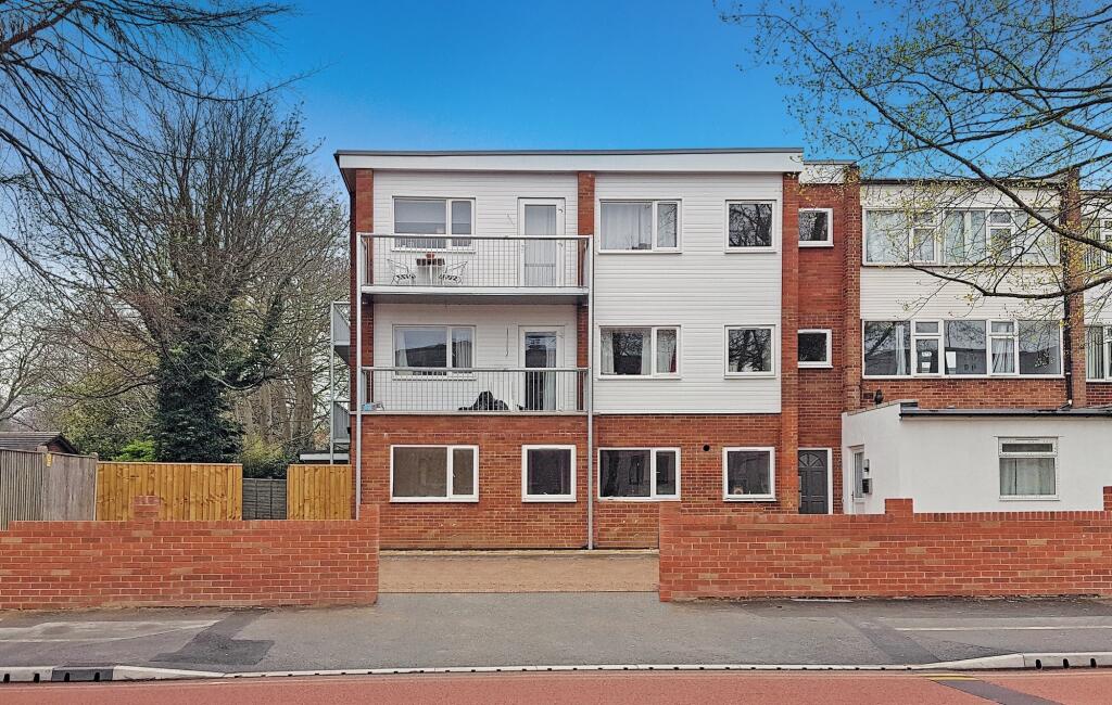 Main image of property: 25A London Road, Oxford, OX3
