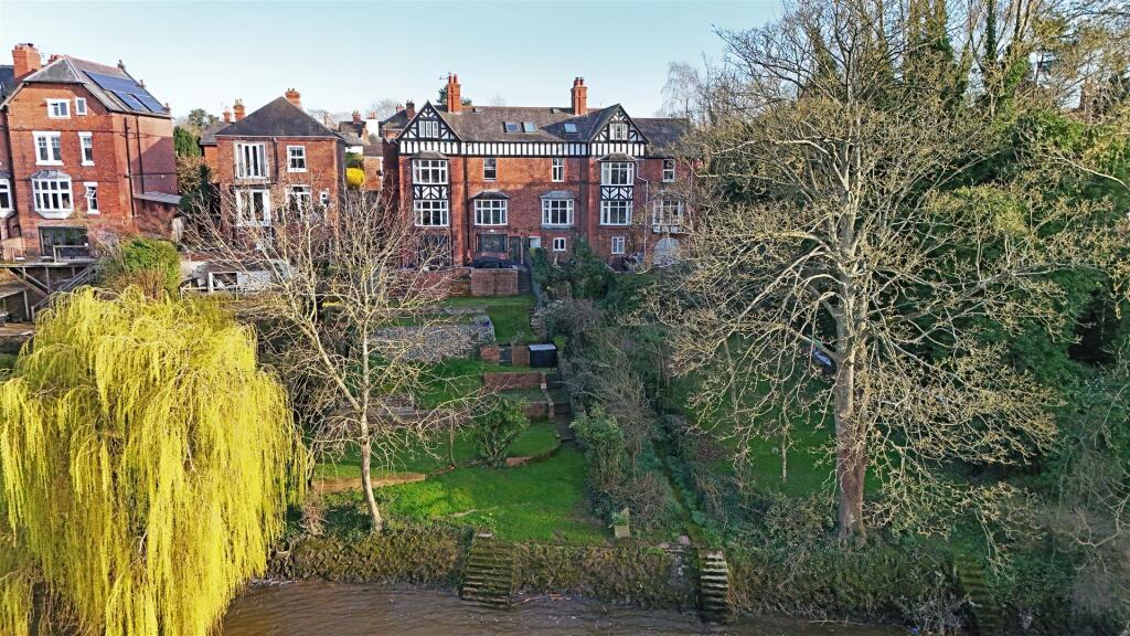 4-bed terraced on Underdale Road, Shrewsbury, £375,000