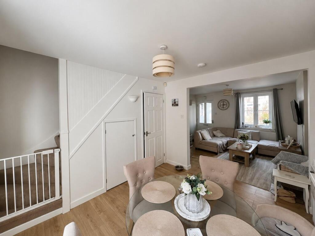 House in Gloucester - View 5