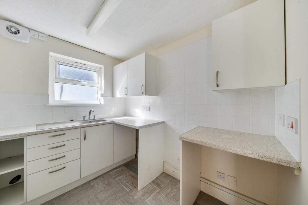 House in High Wycombe, Hughenden Valley, Totteridge - View 4