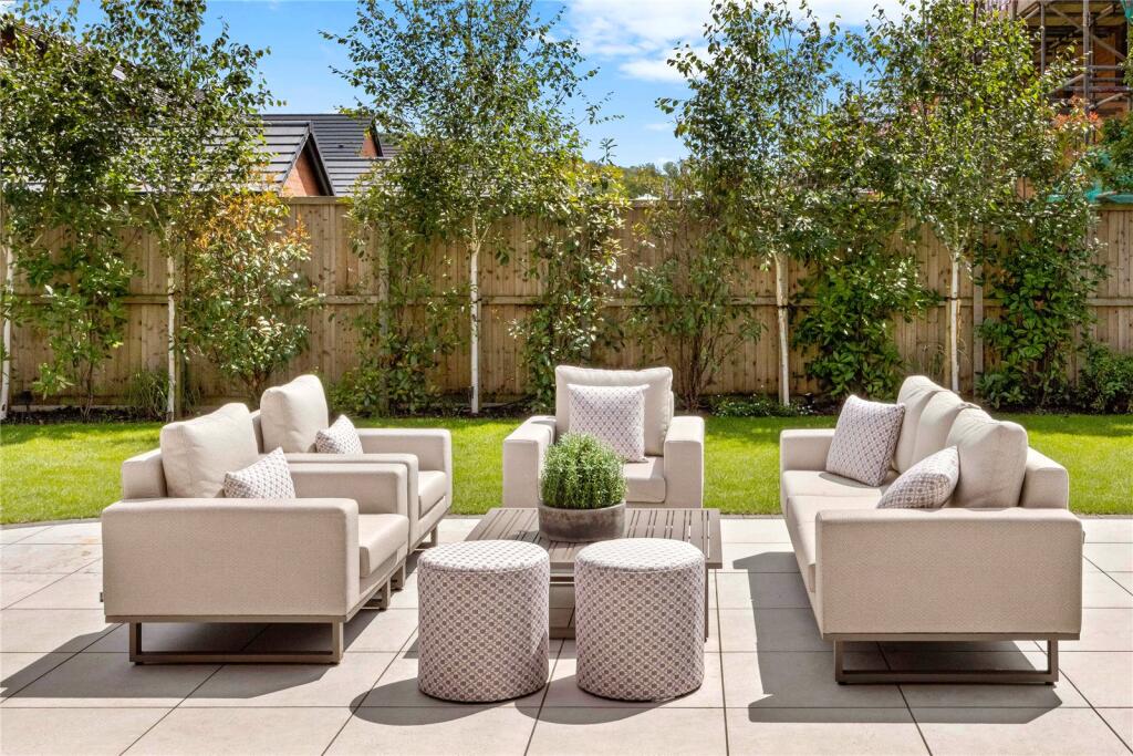 5 bed detached house for sale in Cheltenham GL53 – £1,350,000