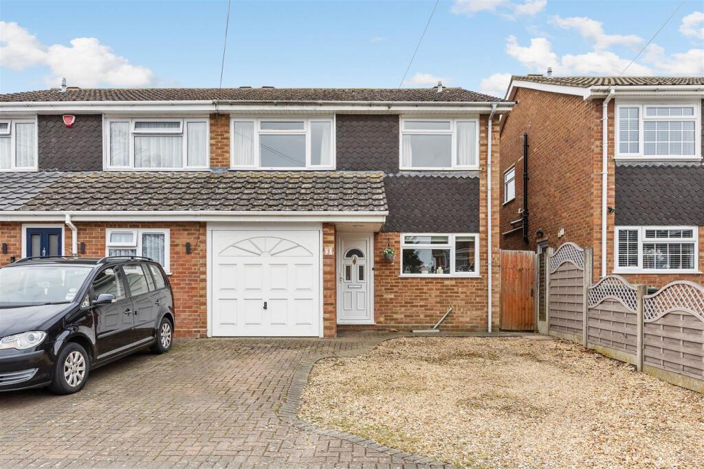 Main image of property: Common Road, Stotfold SG5 4BX