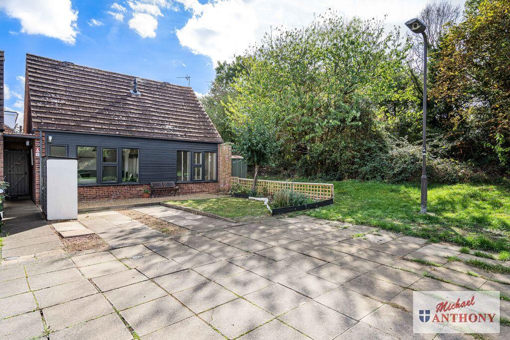 Main image of property: Butlers Grove, Milton Keynes