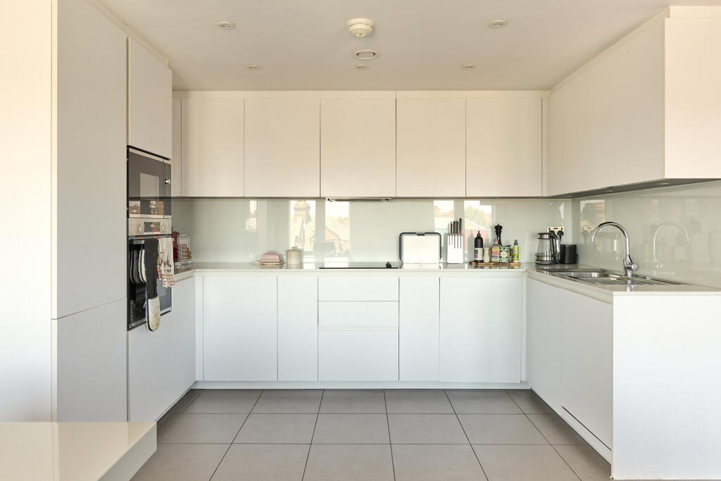 Apartment in London - More