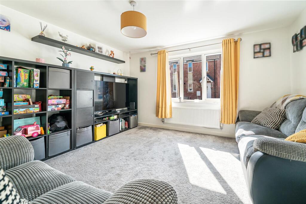 Mosquito End, Weston-Super-Mare - SPACIOUS DETACHED HOME - View 5