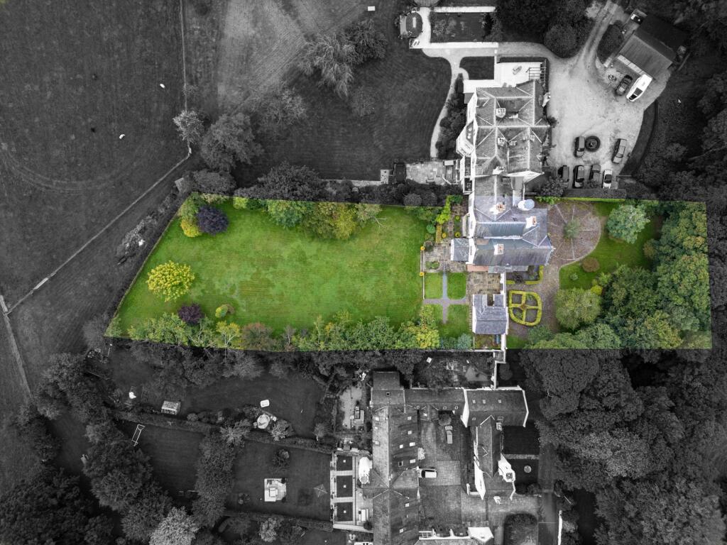Grade II listed four bedroom country house with period charm, bell tower library and one acre gardens photo 3