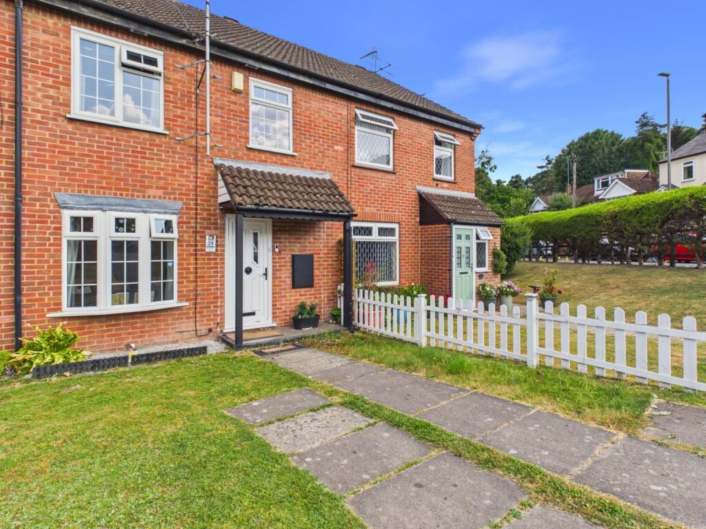 Main image of property: Snakeley Close, Loudwater, High Wycombe, Buckinghamshire, HP10