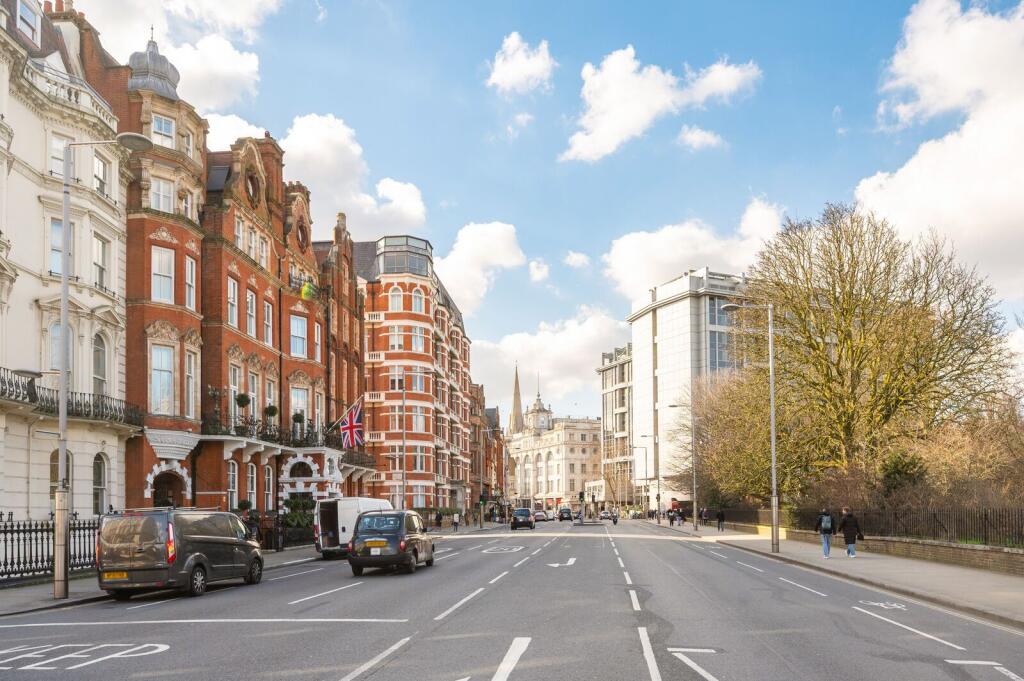 4 bedroom flat for rent