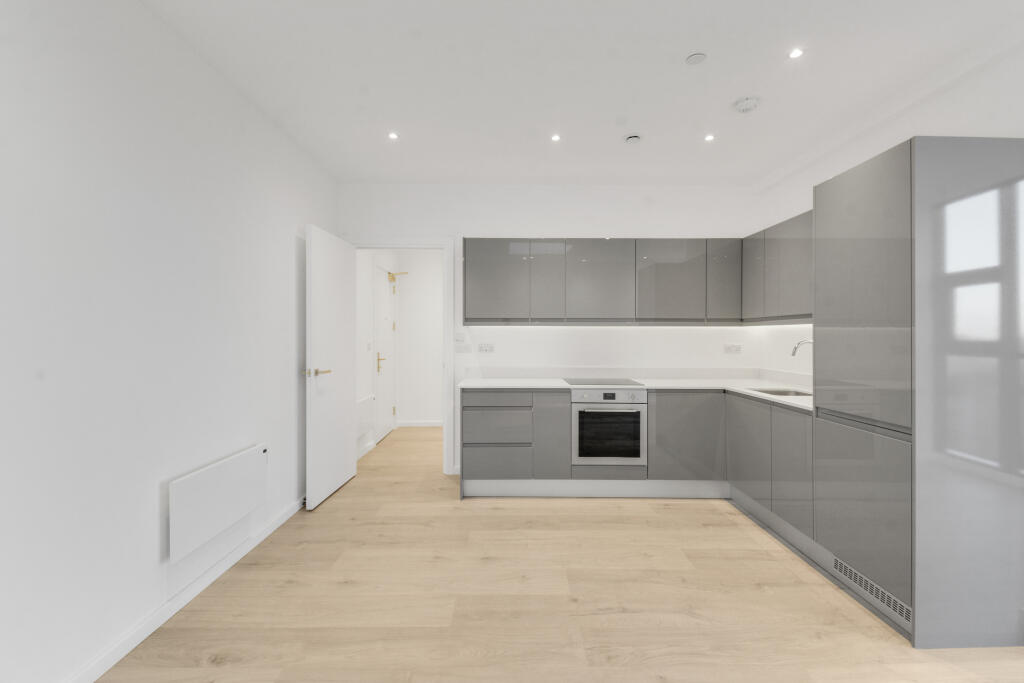 Apartment in Milton Keynes - View 2