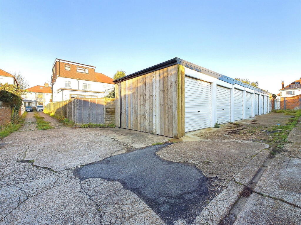 Aldrington Garages, Hove, BN3 7EL photo 2