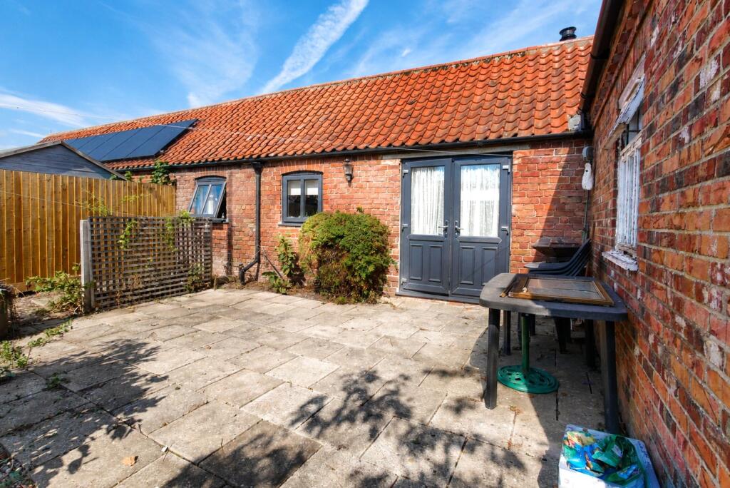 House in East Lindsey, Sutton le Marsh, Mablethorpe and Sutton - More