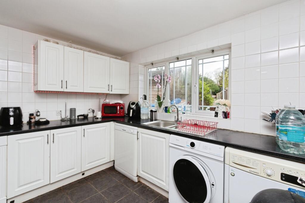 Roman Road, Basingstoke, Hampshire, RG23 - View 6