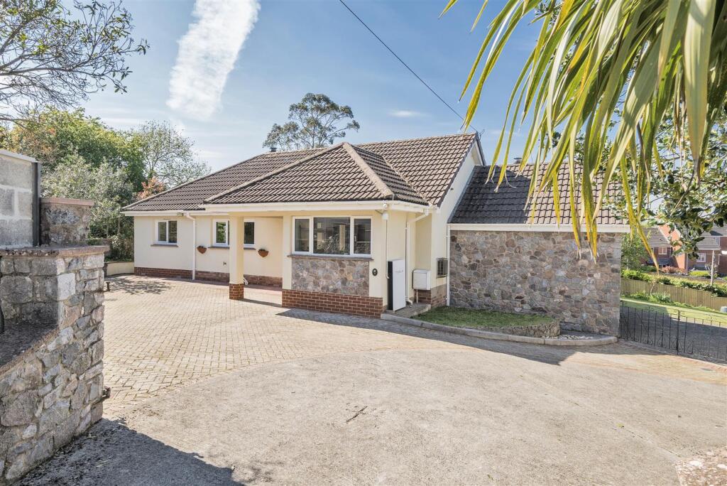 3-bed house on St. Michaels Close, Alphington, Exeter, £750,000