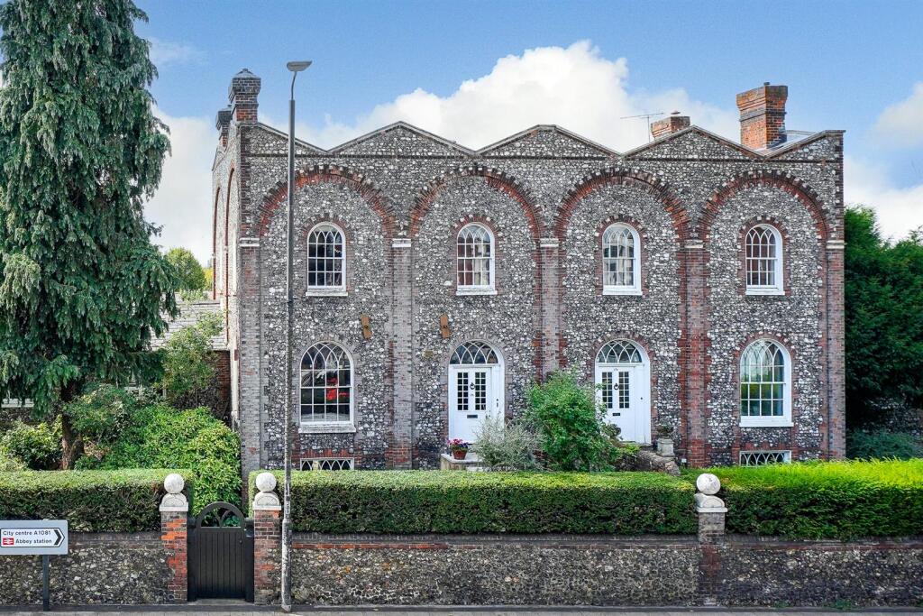 Main image of property: London Road, St. Albans