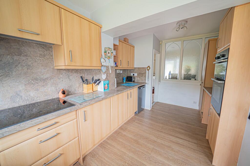 Ernsford Close, Dorridge, B93 photo 4