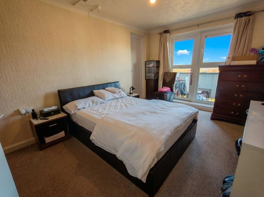 36 Britannia House, Duke Crescent, Barnsley, South Yorkshire, S70 1JW photo 5