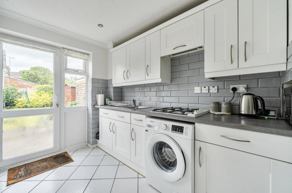 House in Wokingham - View 3