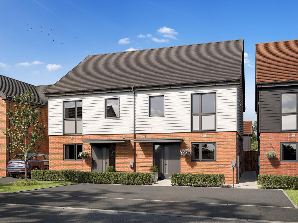 3-bed semi-detached on Victoria Road West, Littlestone, 
New Romney, 
Kent, 
TN28 8NW, £370,000