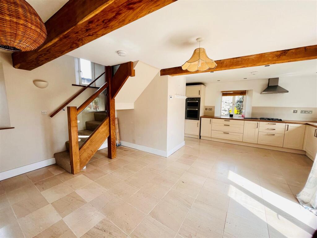 Chestnut Cottage, Backlands Farm, The Street, Charmouth, Bridport photo 4