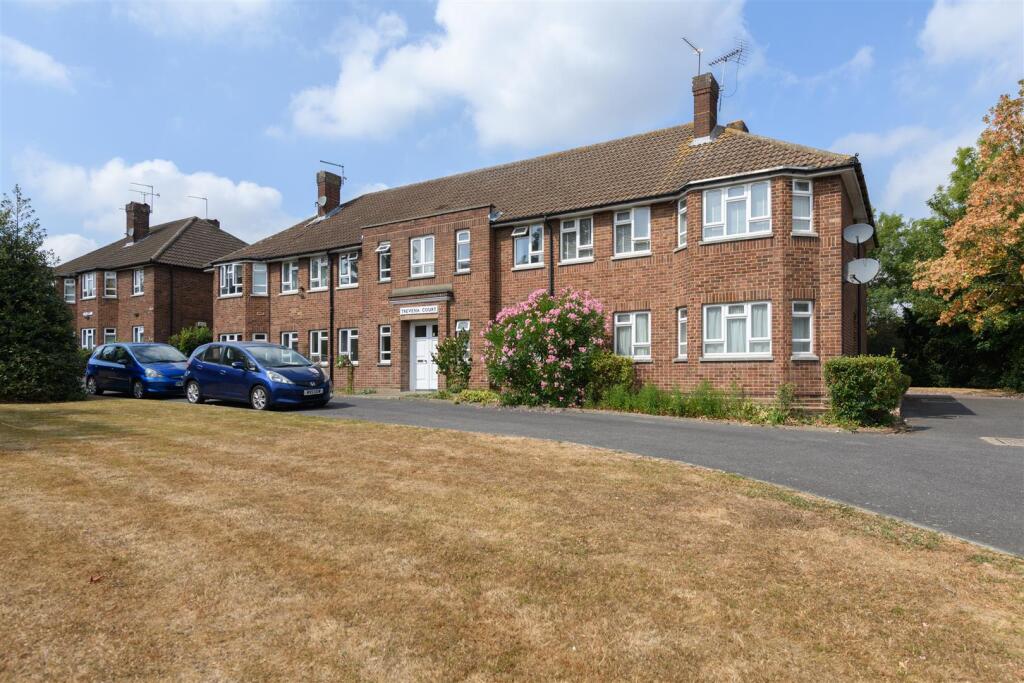 Main image of property: Trevena Court, Avenue Road, London, N14