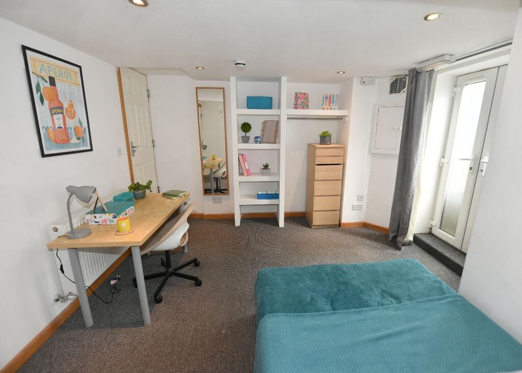 House in Manchester - More