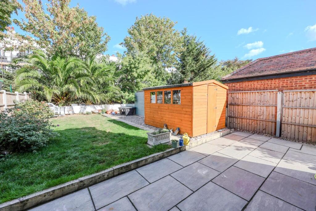 House in Southend-on-Sea - View 3
