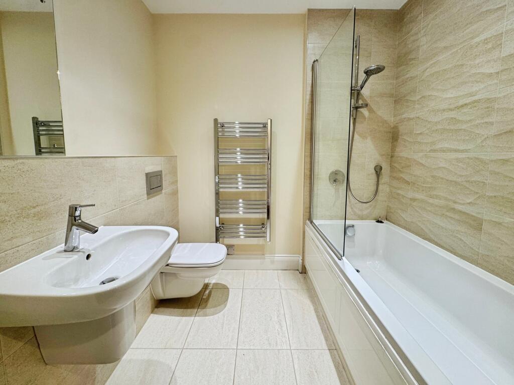 Apartment in Lancaster - More