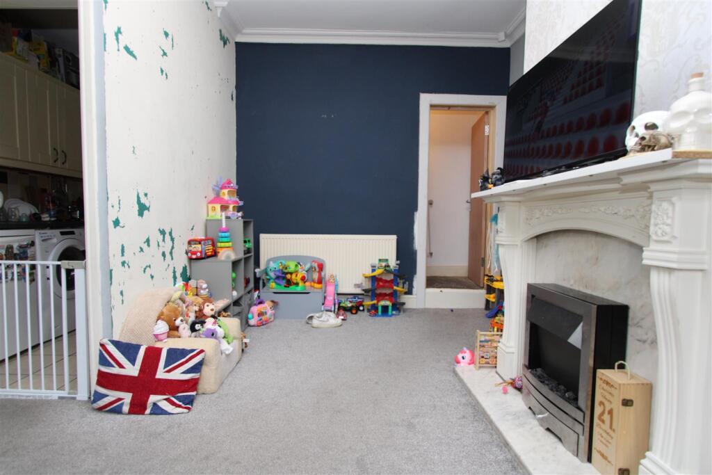 House in Bradford, West Yorkshire - View 5